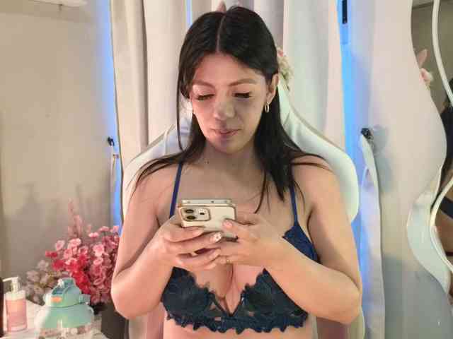 Модель: Dulce_Sammy