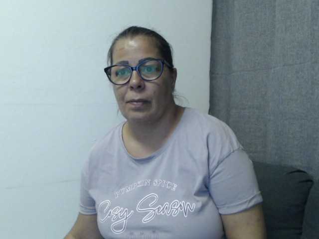 Diamonddesiree live cam on BongaCams