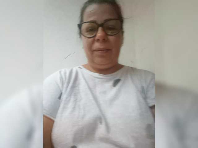 Adele13 est une amatrice française qui gagne des pourboires lors d'une session en live très excitante sur BongaCams. Voici les charactéristiques d'amatrice française de Adele13 : White/Caucasian,Brunette,Shaved,