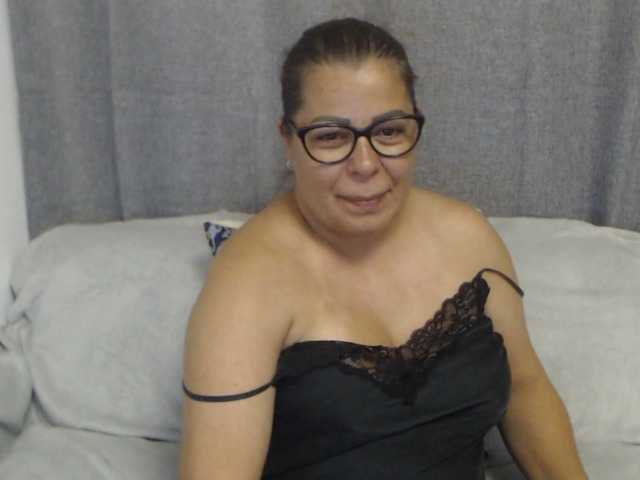 Diamonddesiree live cam on BongaCams