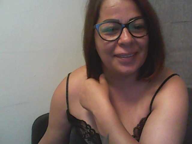 Diamonddesiree live cam on BongaCams