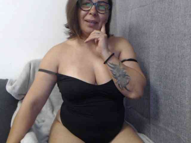 Adele13 webcam