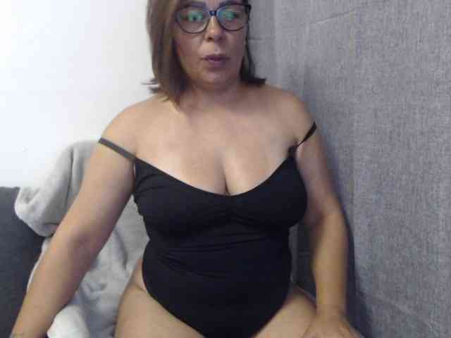 Adele13 webcam