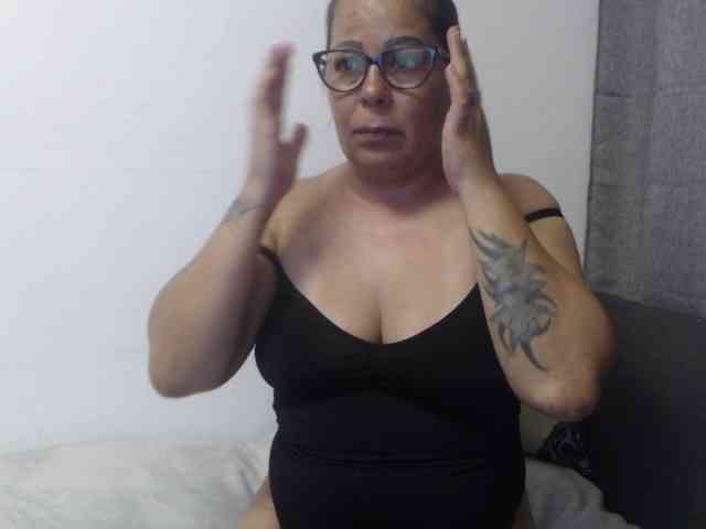 Adele13 webcam