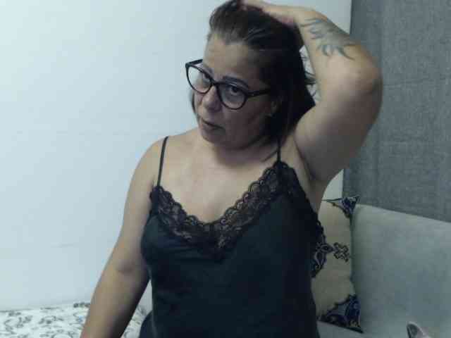 Adele13 webcam