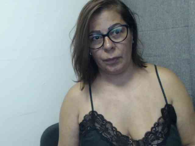 Tyara13 webcam