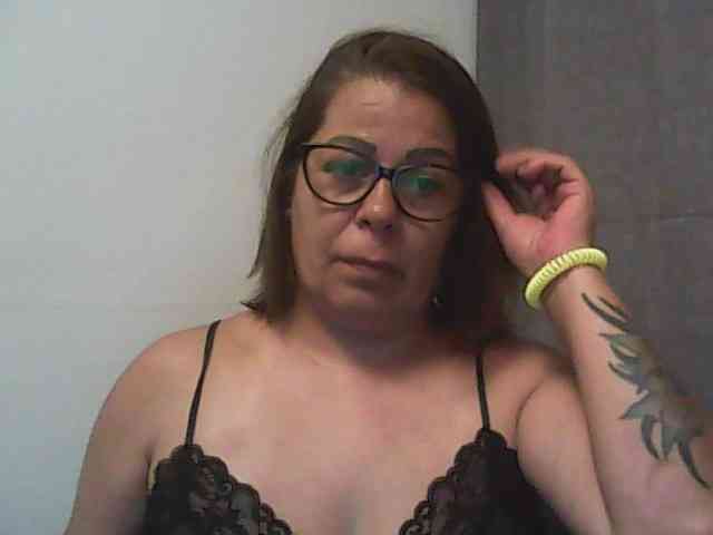 Tyara13 webcam