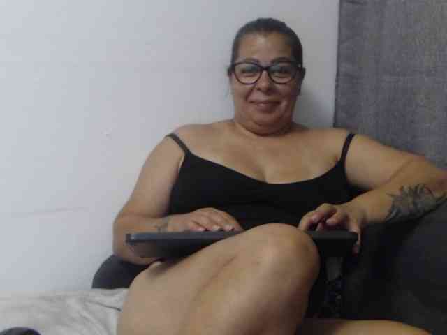 Adele13 webcam