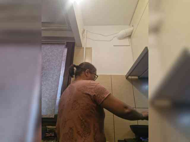 Adele13 webcam