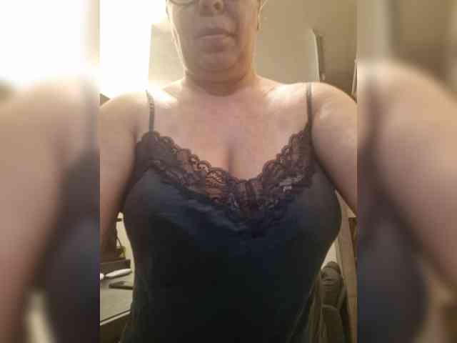 Tyara13 webcam