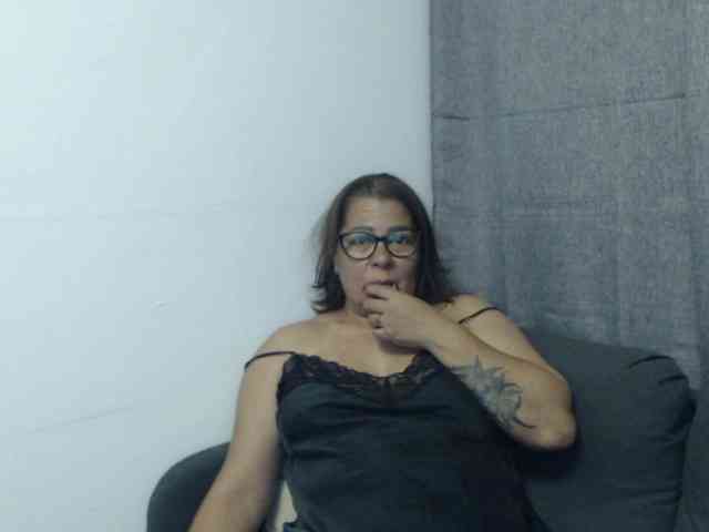Tyara13 webcam