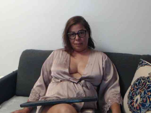 Tyara13 webcam