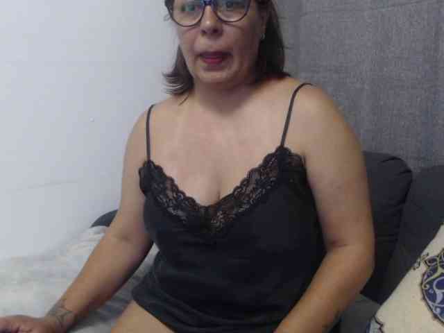 Adele13 webcam