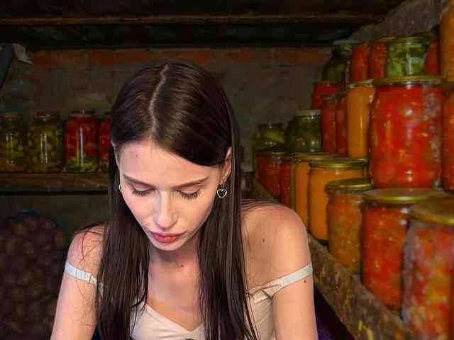 Модель: -Zoe-Love-