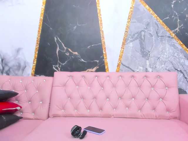 beautiful-skinny live cam on BongaCams
