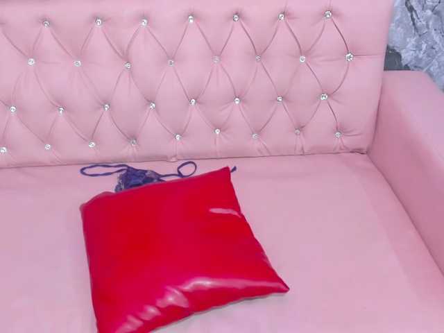 beautiful-skinny live cam on BongaCams