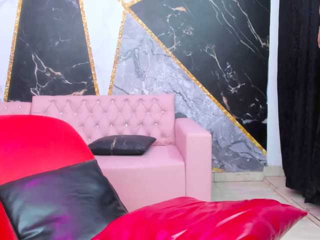beautiful-skinny live cam on BongaCams