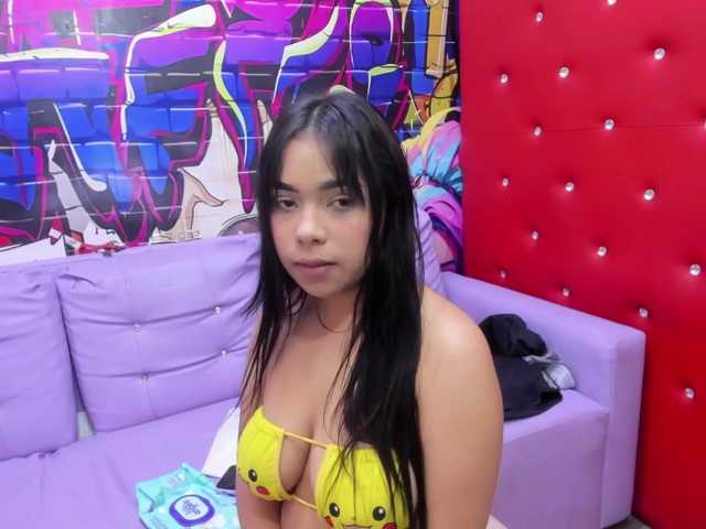 beautiful-skinny live cam on BongaCams