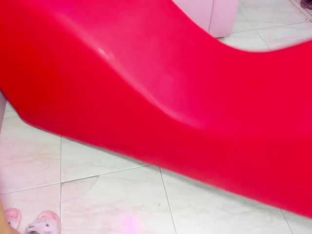 beautiful-skinny live cam on BongaCams