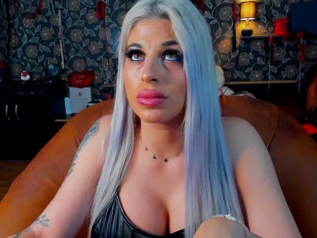 ammylocca123 live cam on BongaCams