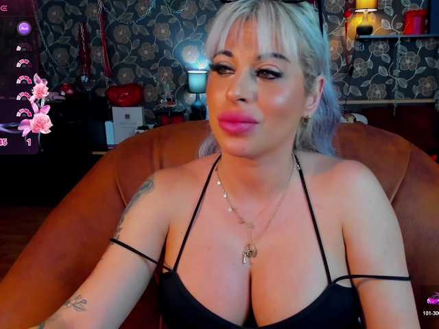 ammylocca123 live cam on BongaCams