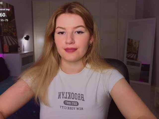Alwaysfrida Live Cam on BongaCams