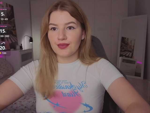 Alwaysfrida live cam on BongaCams
