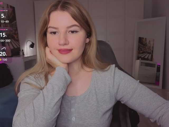 Alwaysfrida live cam on BongaCams