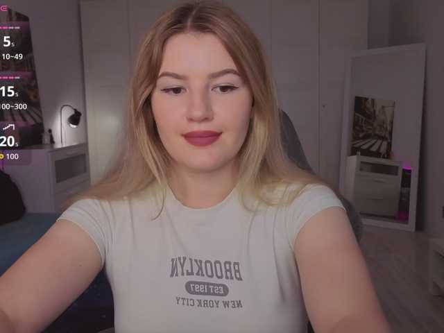 Alwaysfrida live cam on BongaCams