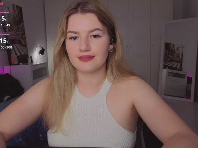 Alwaysfrida live cam on BongaCams