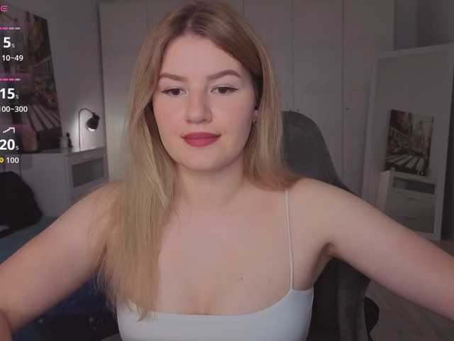 Alwaysfrida live cam on BongaCams