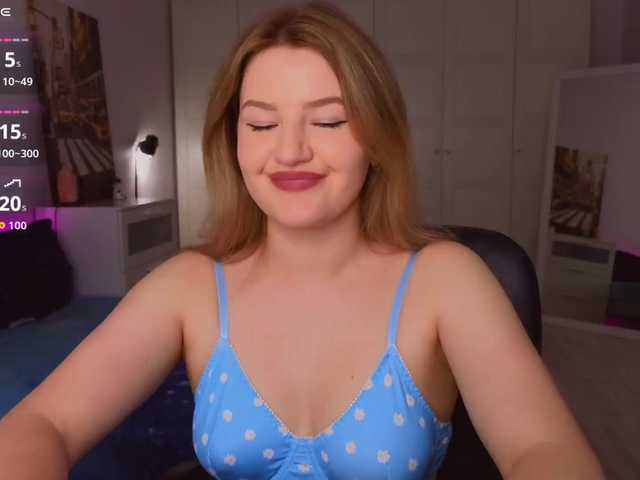 Alwaysfrida live cam on BongaCams