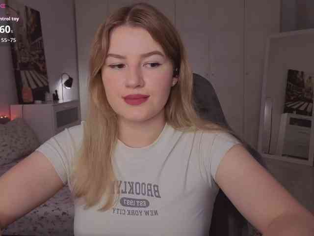 Alwaysfrida webcam