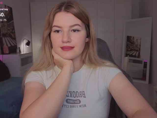 Alwaysfrida webcam