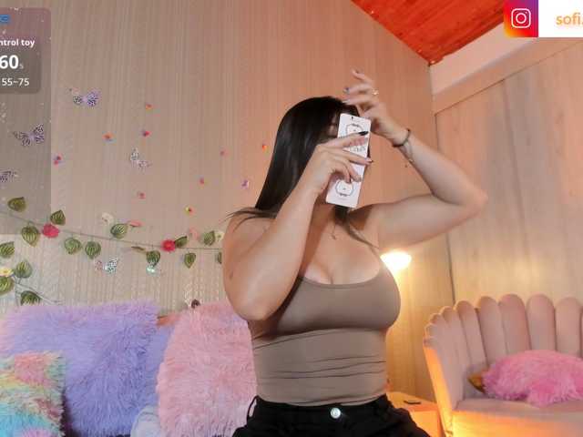 Sofi-Blossom live cam on BongaCams