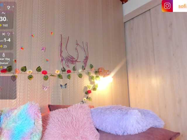 Sofi-Blossom live cam on BongaCams