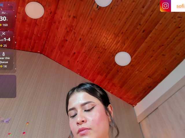 Sofi-Blossom live cam on BongaCams