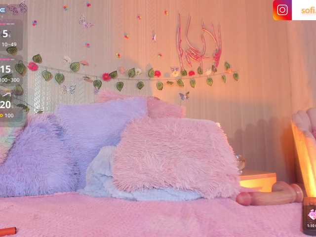 Sofi-Blossom live cam on BongaCams