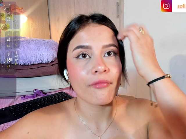 Sofi-Blossom live cam on BongaCams
