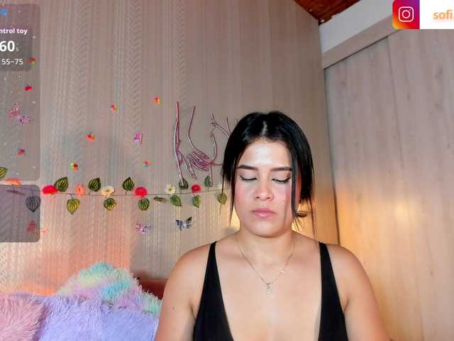 Sofi-Blossom live cam on BongaCams