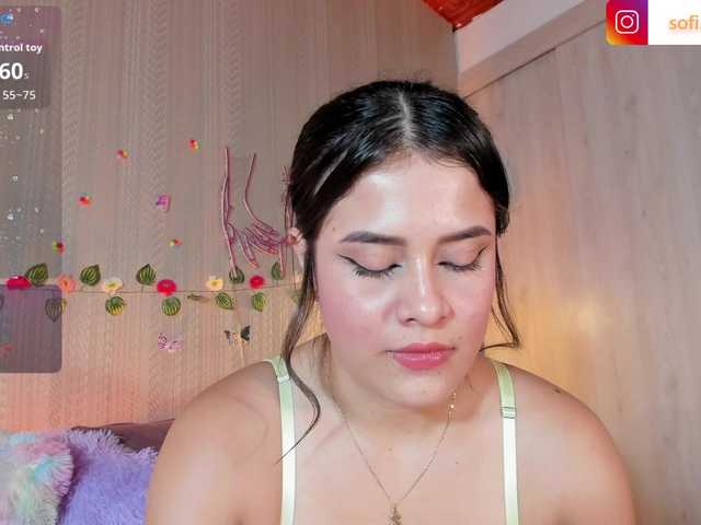 Sofi-Blossom live cam on BongaCams