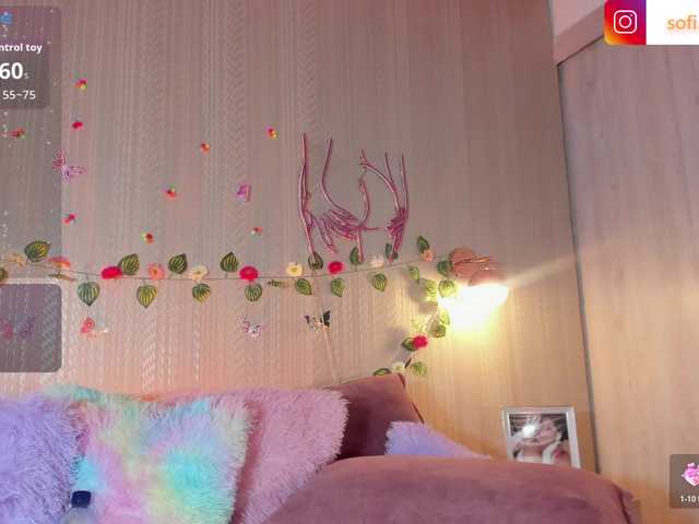 Sofi-Blossom live cam on BongaCams