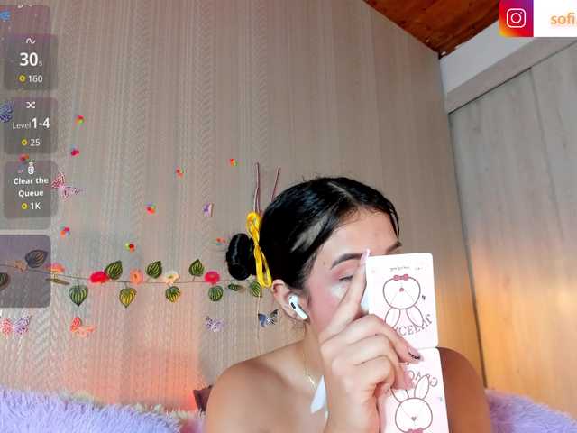 Sofi-Blossom live cam on BongaCams