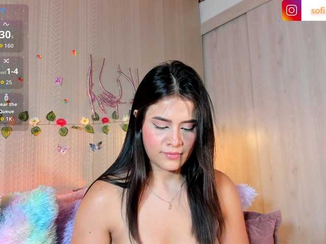 Sofi-Blossom live cam on BongaCams