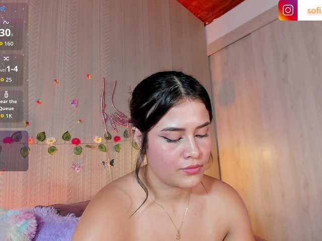 Sofi-Blossom live cam on BongaCams