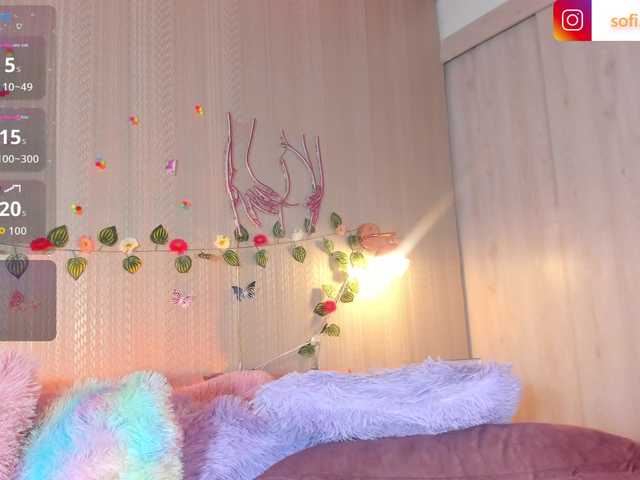 Sofi-Blossom live cam on BongaCams
