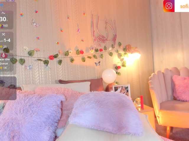 Sofi-Blossom live cam on BongaCams