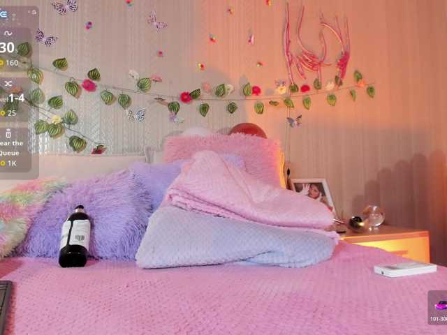 Sofi-Blossom live cam on BongaCams