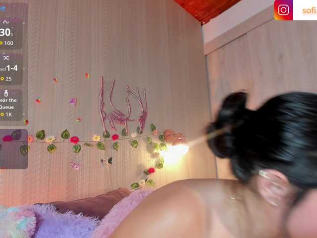 Sofi-Blossom live cam on BongaCams