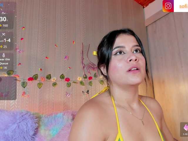 Sofi-Blossom live cam on BongaCams
